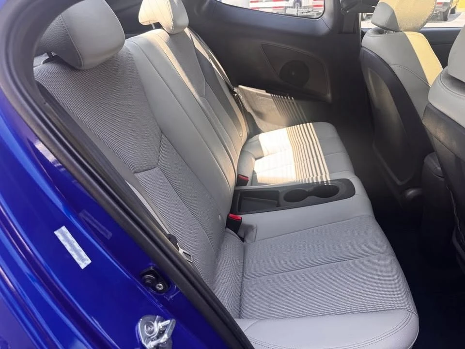 2012 Hyundai Veloster - Image 14 of 18