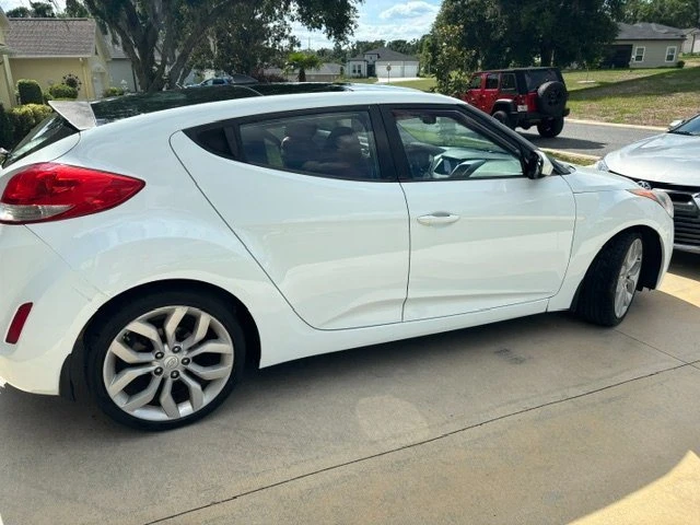 2012 Hyundai Veloster - Image 2 of 10