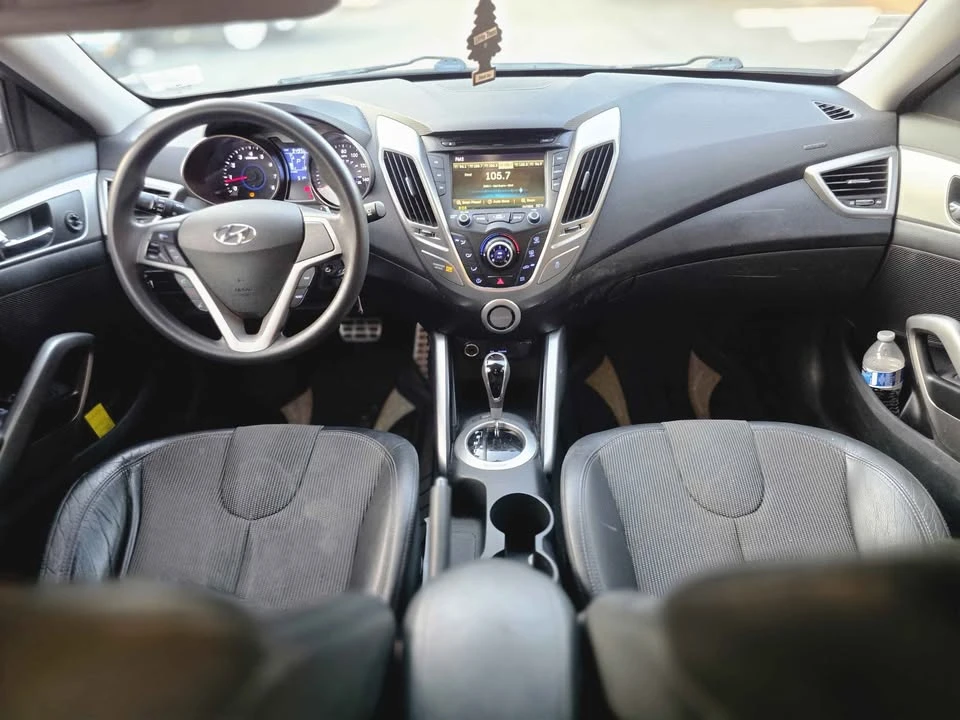 2012 Hyundai Veloster - Image 11 of 15