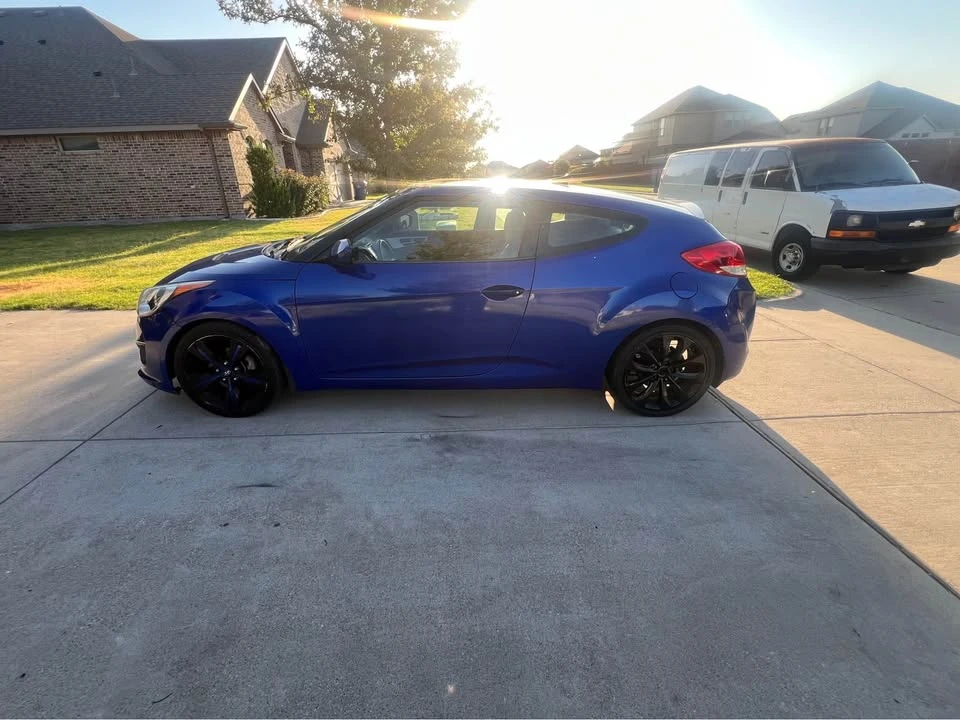 2012 Hyundai Veloster - Image 2 of 8