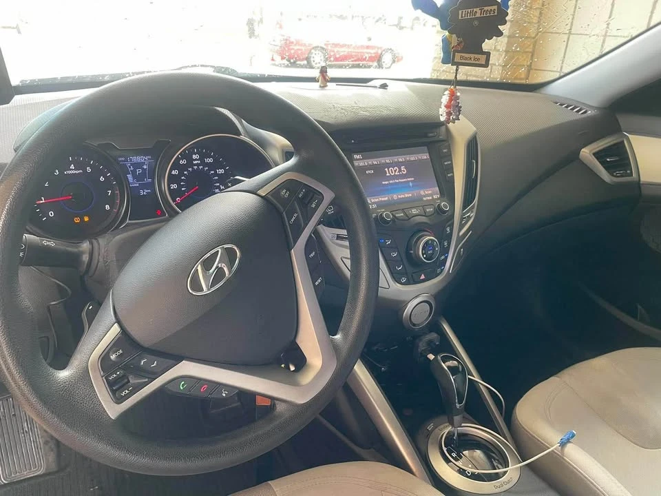 2012 Hyundai Veloster - Image 7 of 8