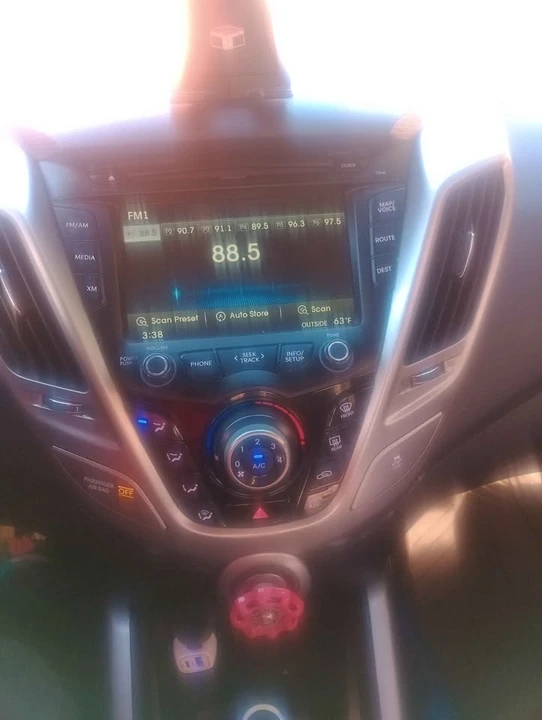 2012 Hyundai Veloster - Image 4 of 7