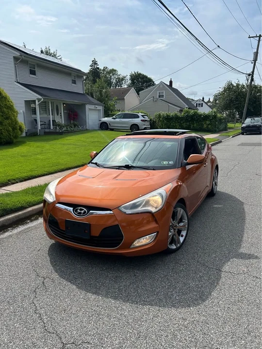 2012 Hyundai Veloster - Image 2 of 15