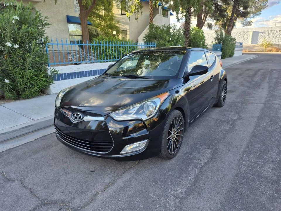 2012 Hyundai Veloster - Image 2 of 10