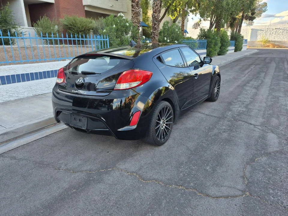 2012 Hyundai Veloster - Image 5 of 10