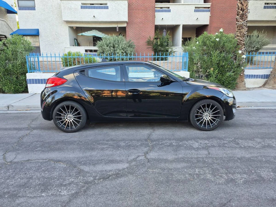 2012 Hyundai Veloster - Image 6 of 10