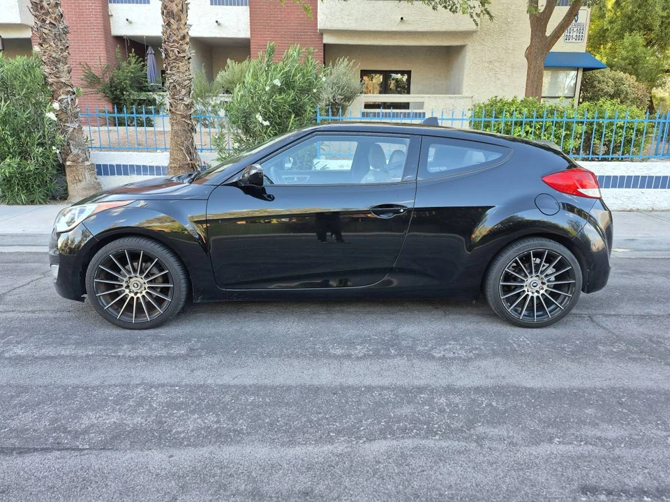 2012 Hyundai Veloster - Image 3 of 10