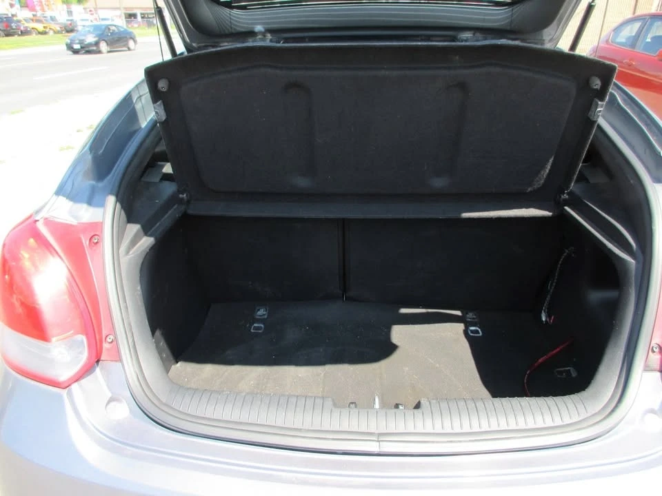 2012 Hyundai Veloster - Image 4 of 17