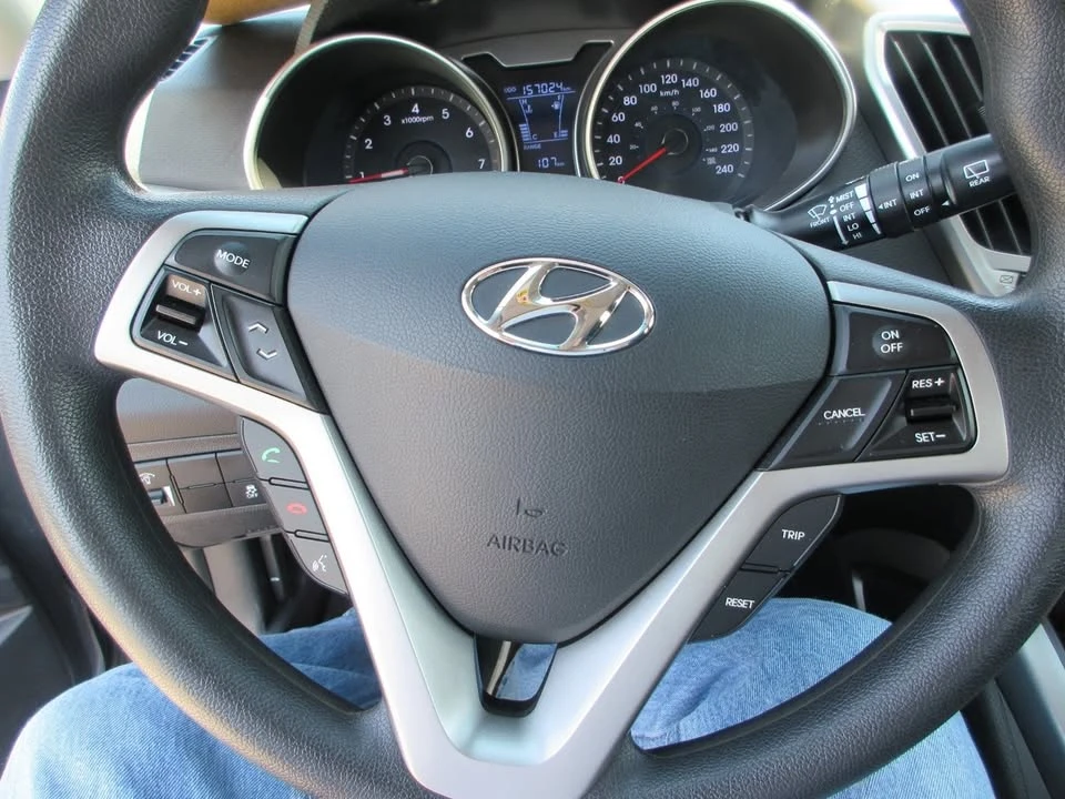 2012 Hyundai Veloster - Image 10 of 17