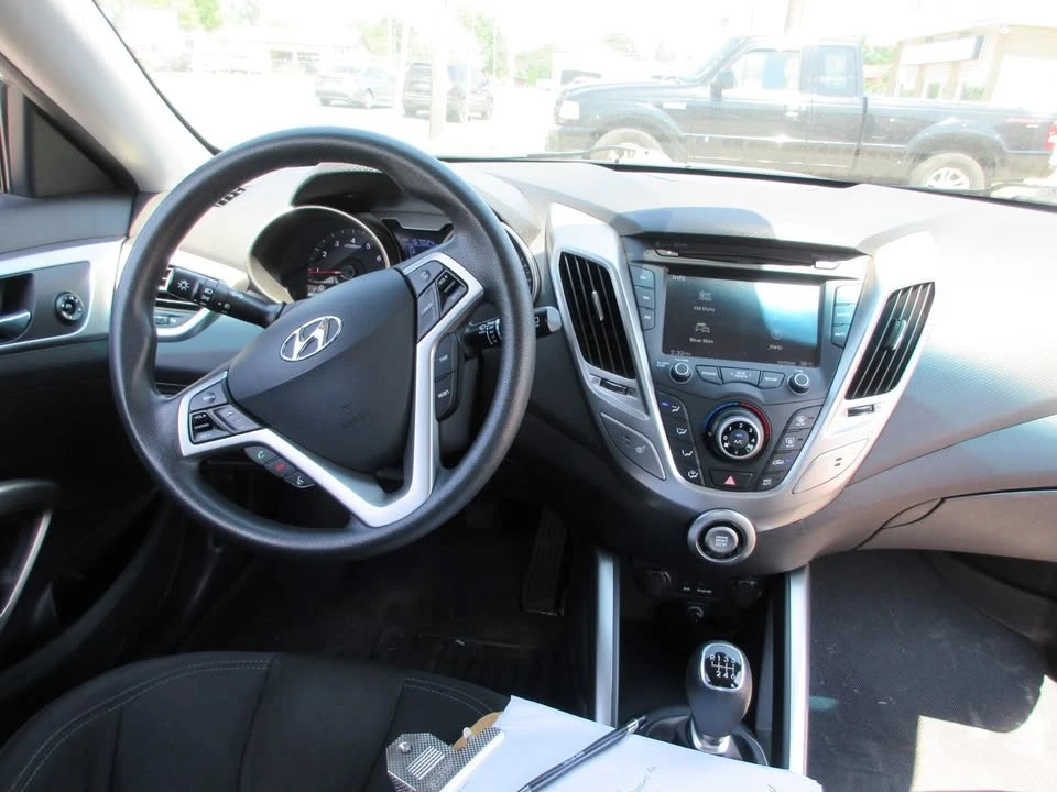 2012 Hyundai Veloster - Image 9 of 17