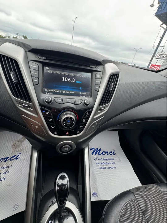 2012 Hyundai Veloster - Image 12 of 15