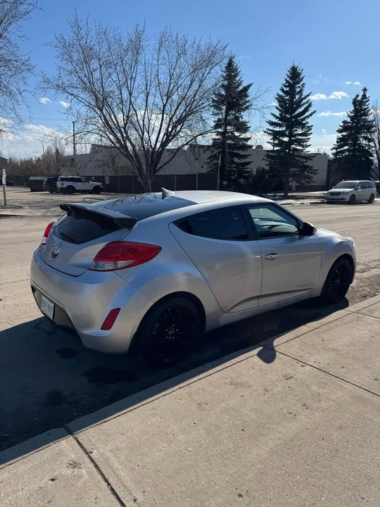 2012 Hyundai Veloster - Image 2 of 12