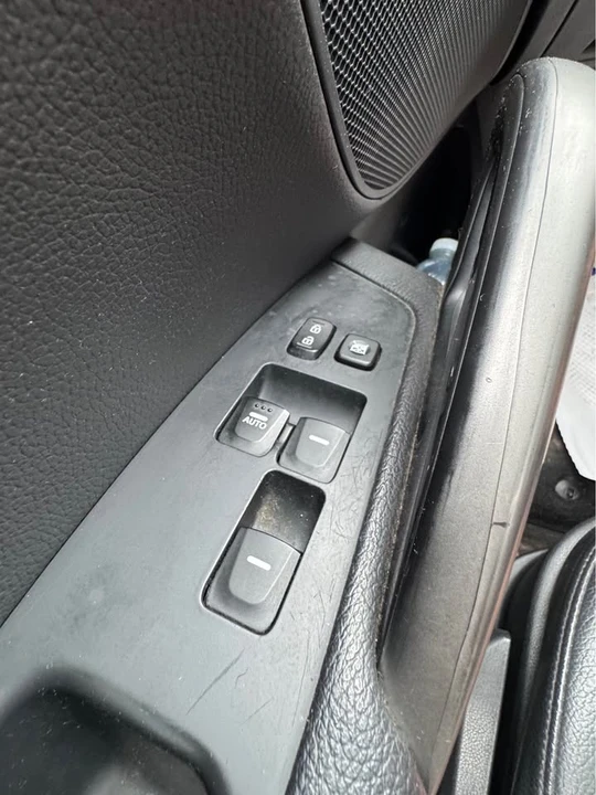 2012 Hyundai Veloster - Image 15 of 15