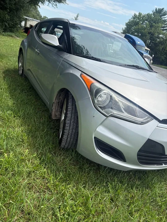 2012 Hyundai Veloster - Image 2 of 5