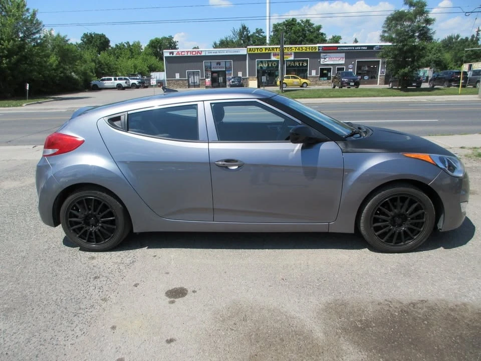 2012 Hyundai Veloster - Image 6 of 17