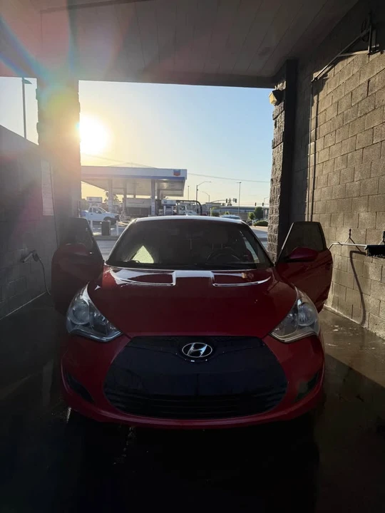 2012 Hyundai Veloster - Image 2 of 9