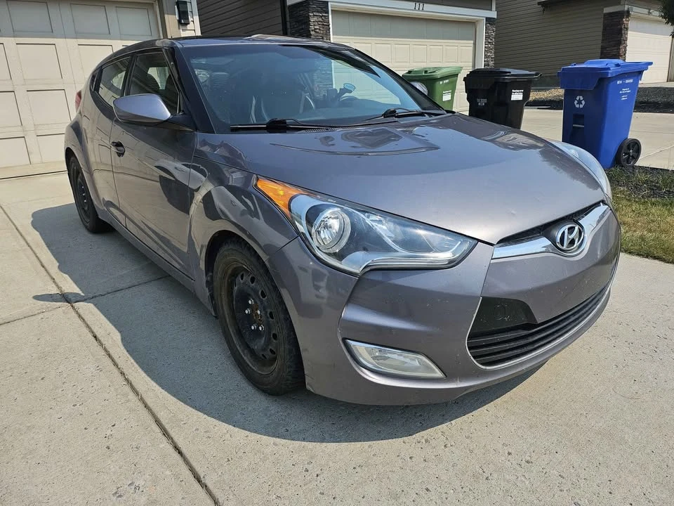 2012 Hyundai Veloster - Image 2 of 11