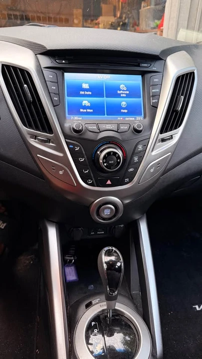 2012 Hyundai Veloster - Image 10 of 14