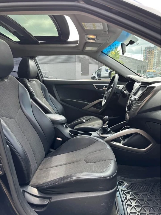 2012 Hyundai Veloster - Image 13 of 20