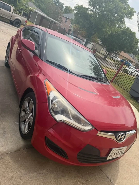 2012 Hyundai Veloster - Image 2 of 2