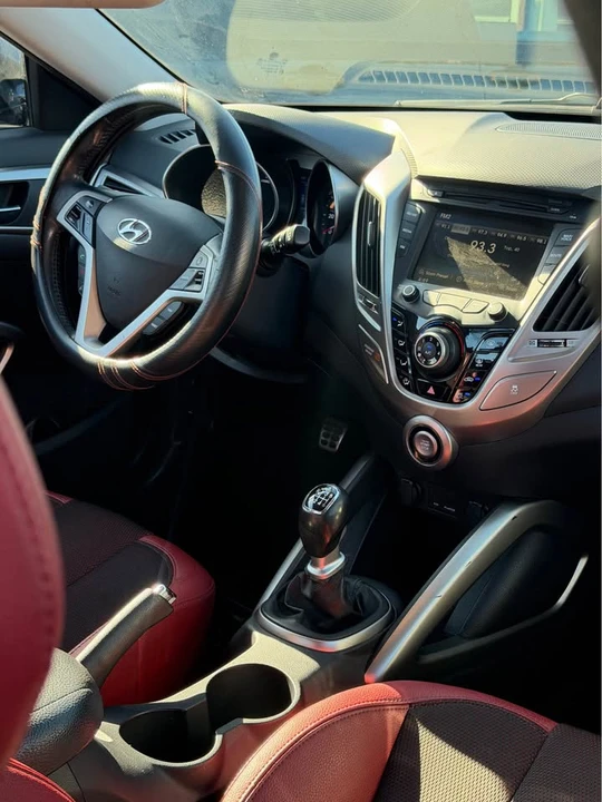 2012 Hyundai Veloster - Image 10 of 16
