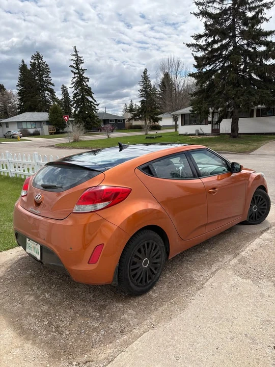 2012 Hyundai Veloster - Image 2 of 11