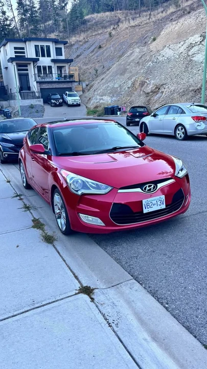 2012 Hyundai Veloster - Image 2 of 13