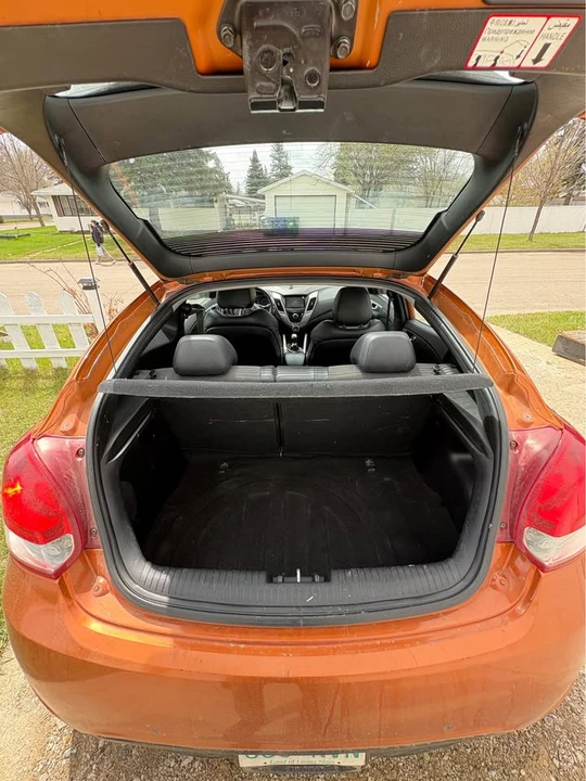2012 Hyundai Veloster - Image 8 of 11