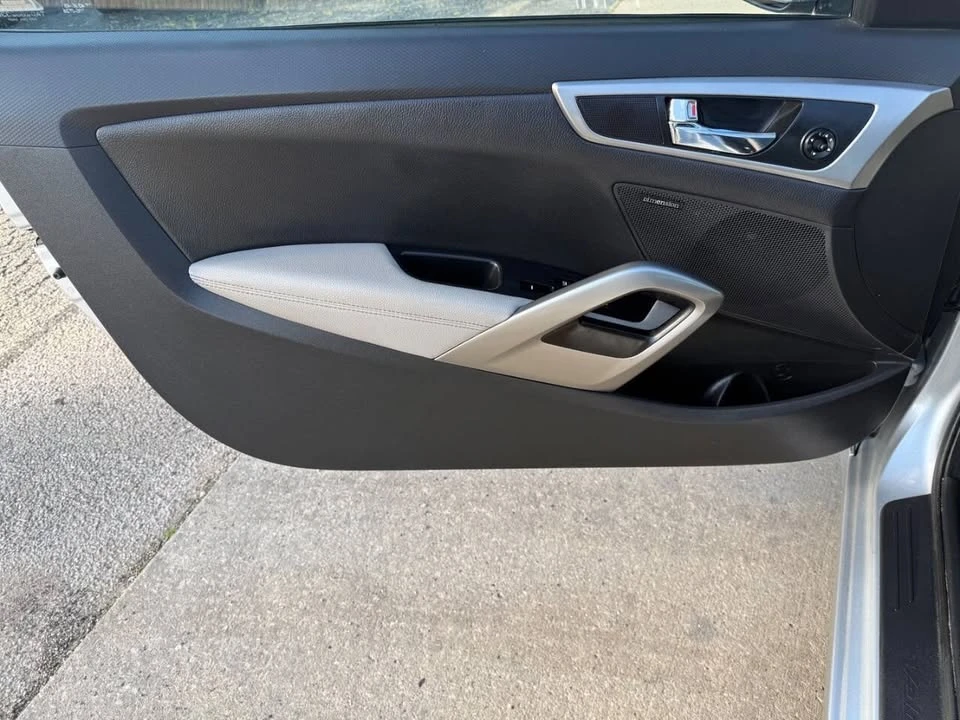 2012 Hyundai Veloster - Image 12 of 20