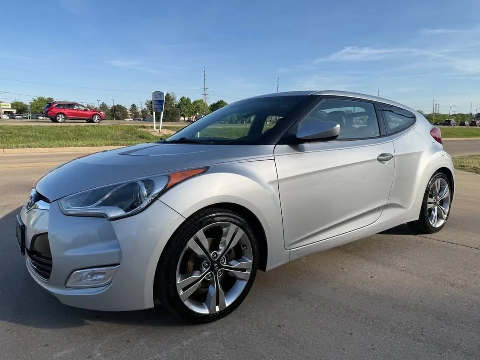 2012 Hyundai Veloster - Image 2 of 20