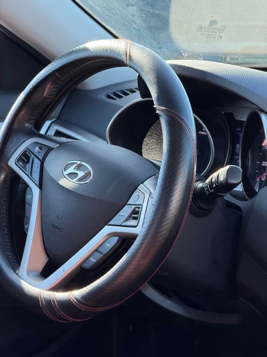2012 Hyundai Veloster - Image 11 of 16