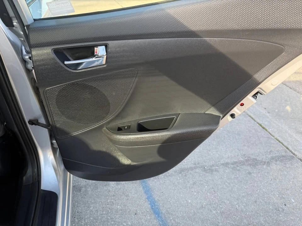 2012 Hyundai Veloster - Image 16 of 20