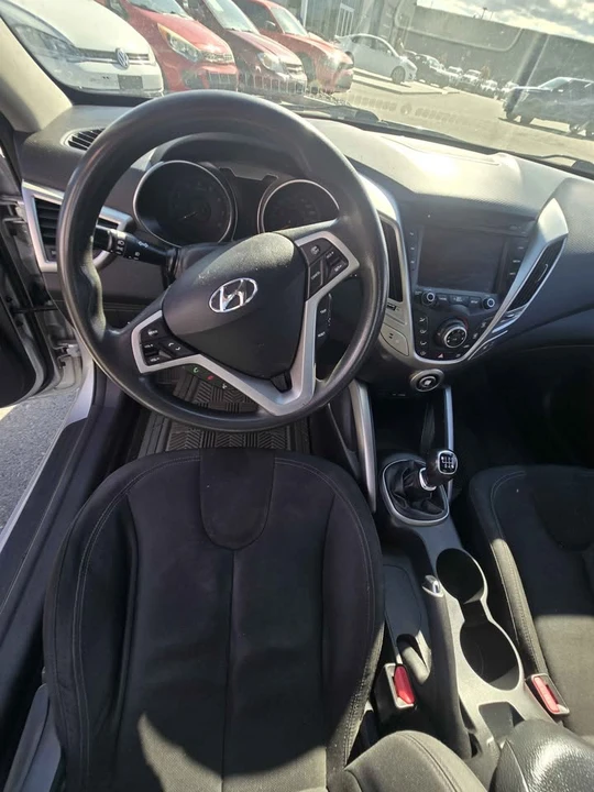 2012 Hyundai Veloster - Image 2 of 8