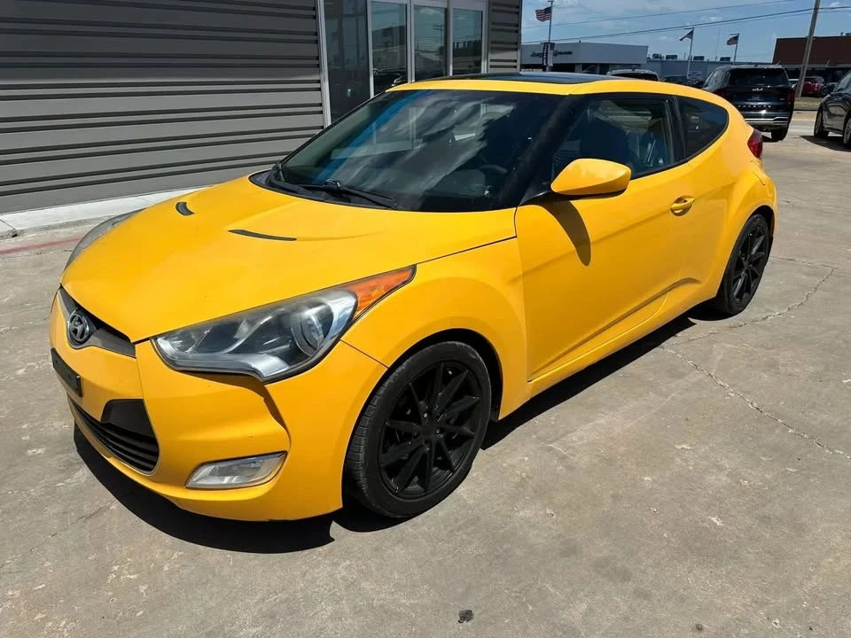 2012 Hyundai Veloster - Image 2 of 20