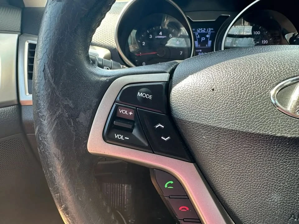 2012 Hyundai Veloster - Image 15 of 20