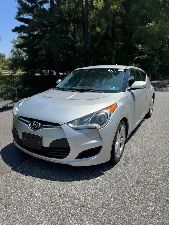 2012 Hyundai Veloster - Image 2 of 9