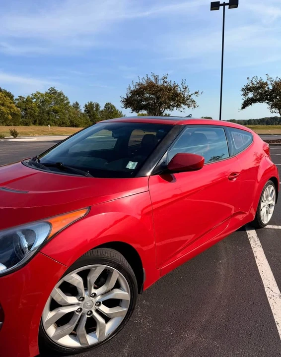 2012 Hyundai Veloster - Image 2 of 15