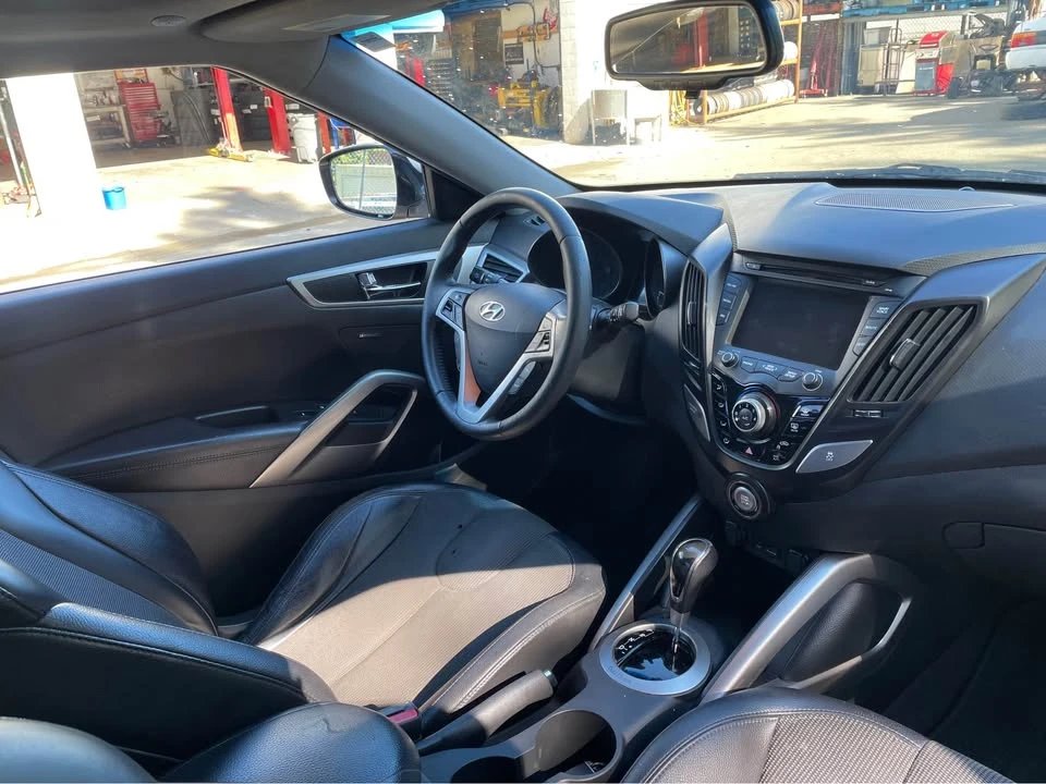 2012 Hyundai Veloster - Image 11 of 15