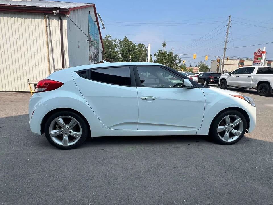 2012 Hyundai Veloster - Image 4 of 8