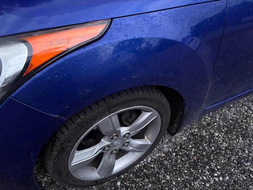 2012 Hyundai Veloster - Image 2 of 18