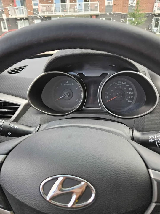 2012 Hyundai Veloster - Image 7 of 9
