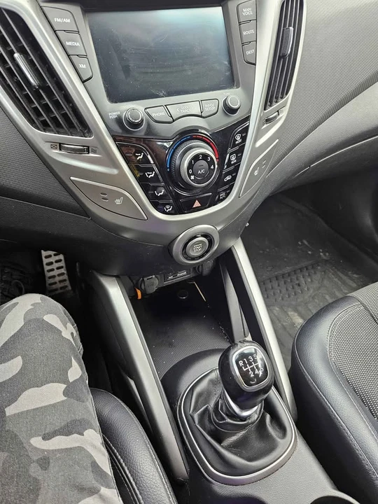 2012 Hyundai Veloster - Image 6 of 9