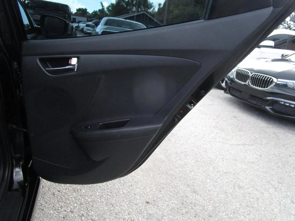 2012 Hyundai Veloster - Image 17 of 20