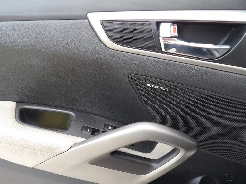 2012 Hyundai Veloster - Image 18 of 20