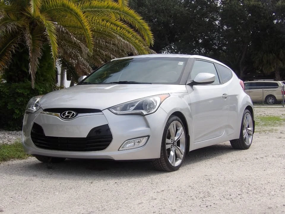 2012 Hyundai Veloster - Image 2 of 20