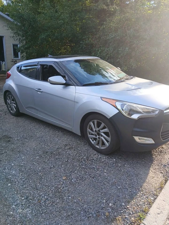 2012 Hyundai Veloster - Image 2 of 7