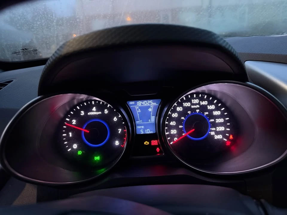 2012 Hyundai Veloster - Image 2 of 8