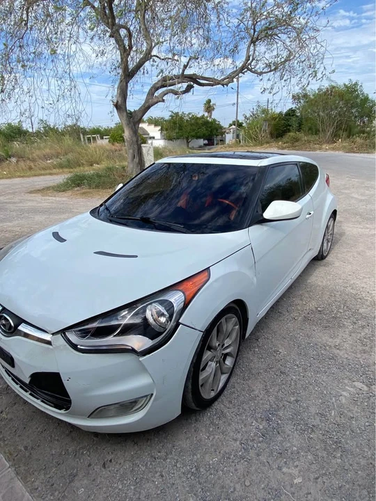 2012 Hyundai Veloster - Image 2 of 8