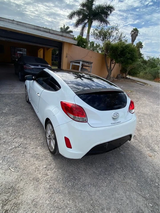 2012 Hyundai Veloster - Image 3 of 8