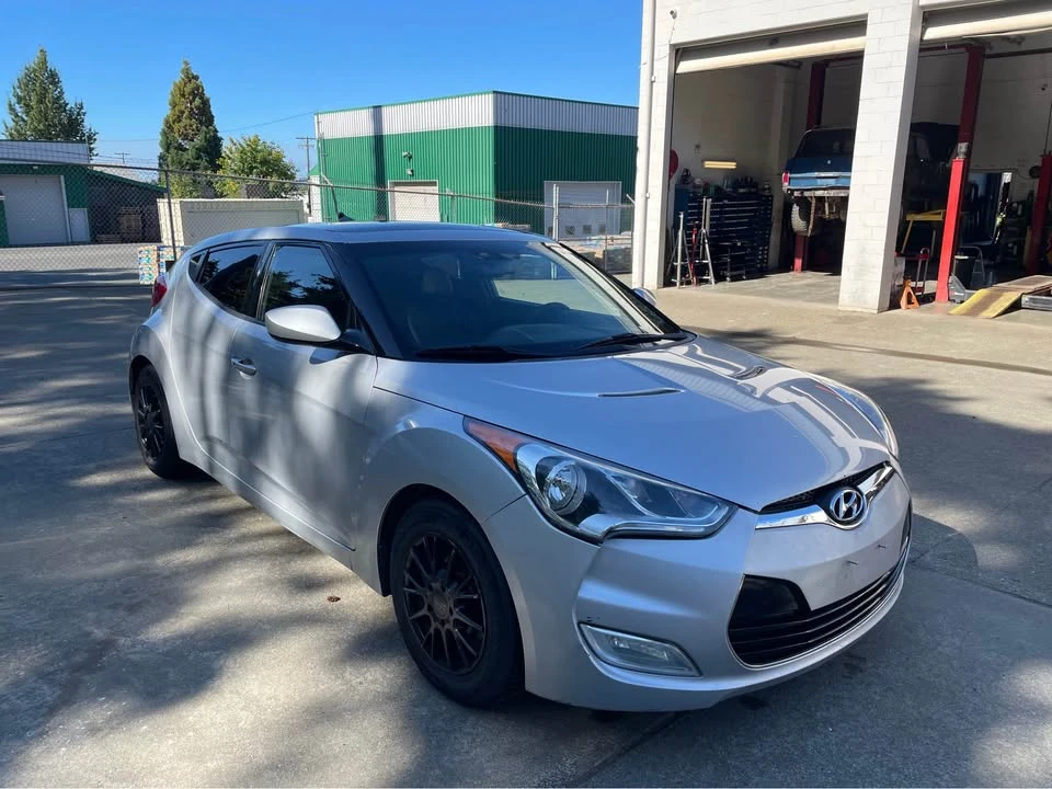 2012 Hyundai Veloster - Image 2 of 15